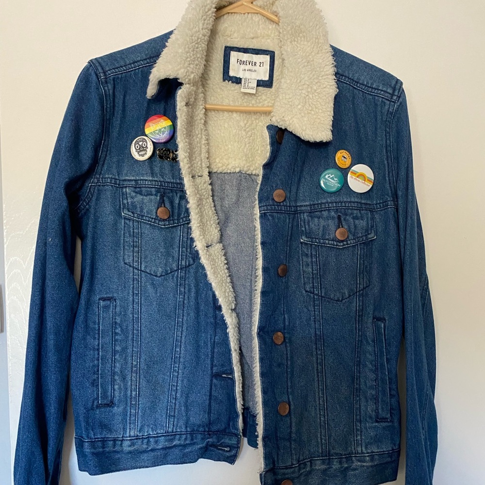 Forever 21 denim jacket with fur (size small)